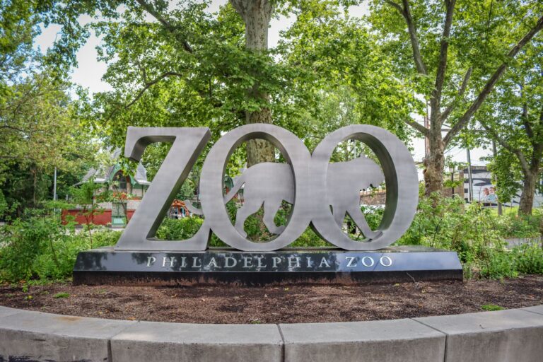 Philadelphia Zoo entrance sign